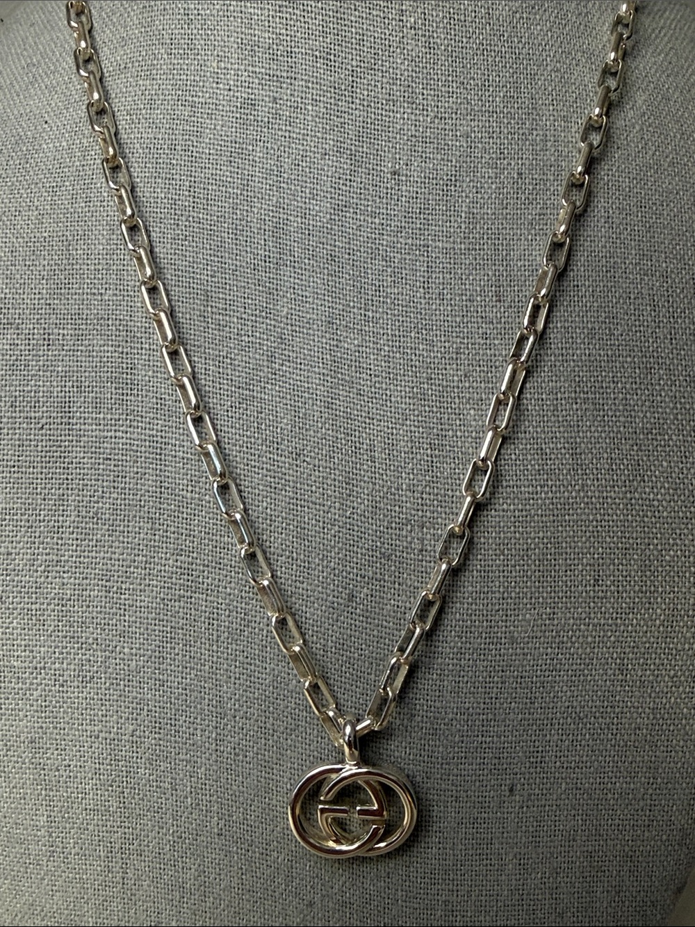 Gucci Interlocking G Sterling Silver Pendant Necklace 19" Chain - Picture 3 of 7